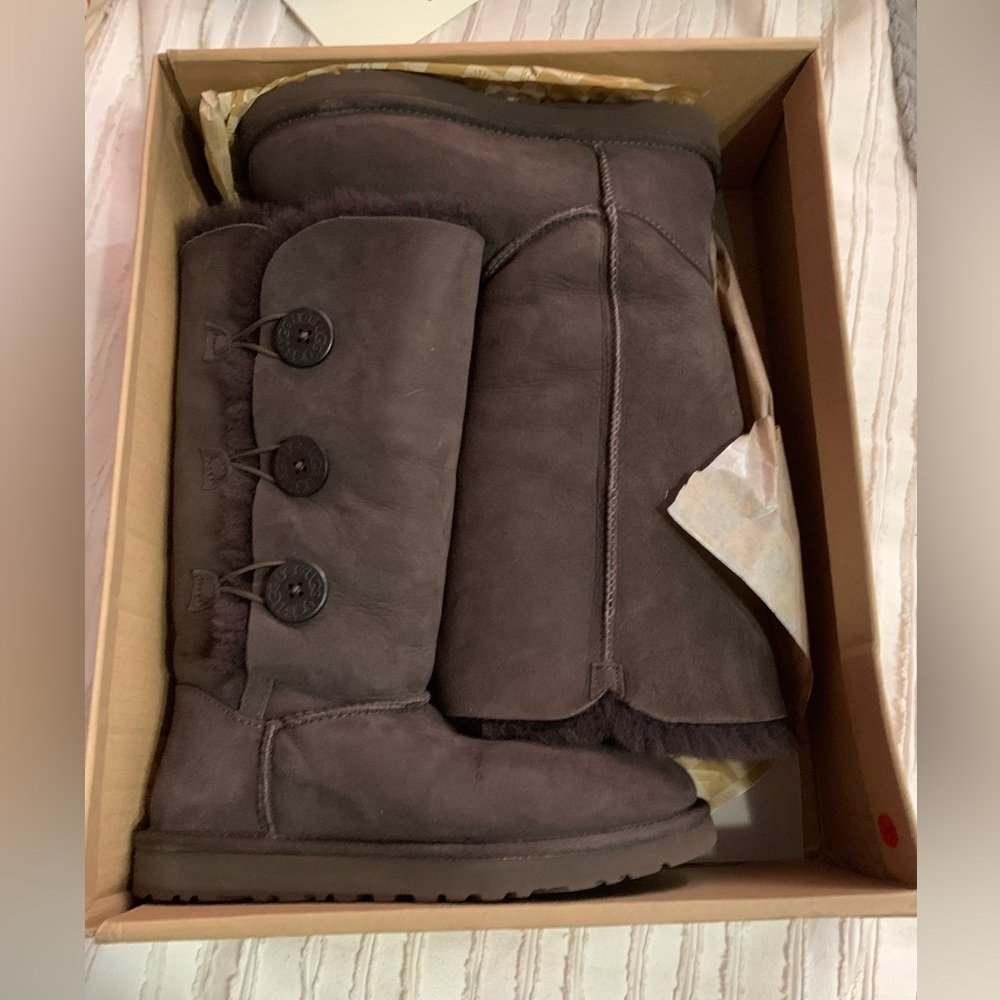 brown Ugg’s size 8